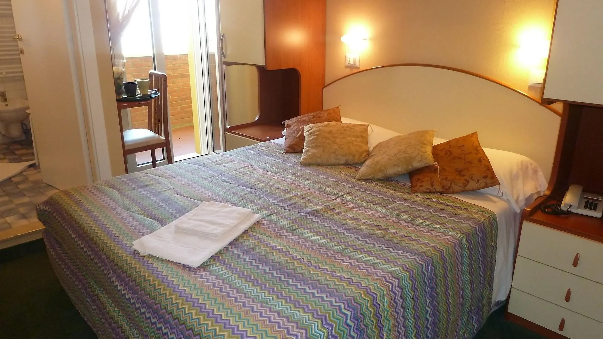 ***  Hotel Crosal Rímini Italia