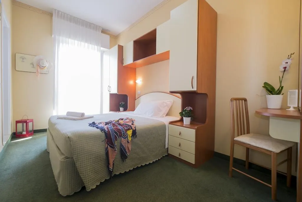 Hotel Crosal Rímini