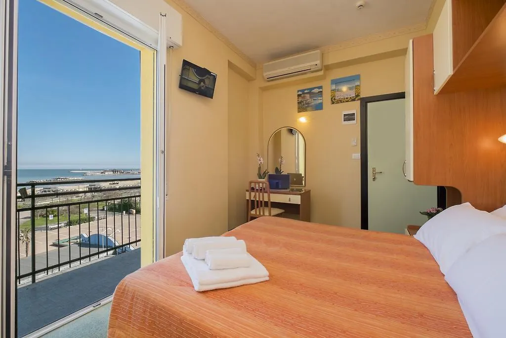 Hotel Crosal Rímini