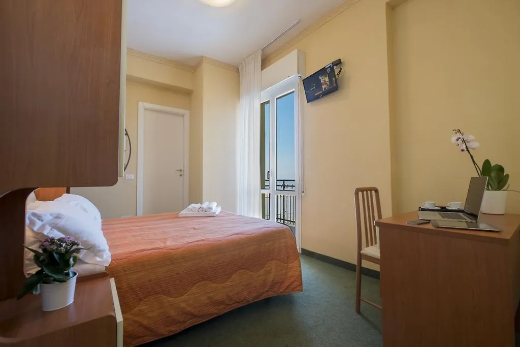 Hotel Crosal Rímini