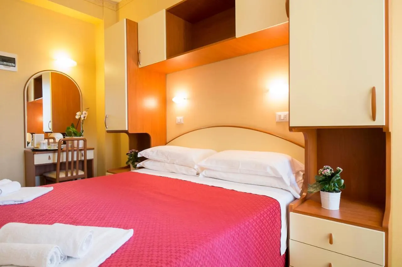 Hotel Crosal Rímini Italia